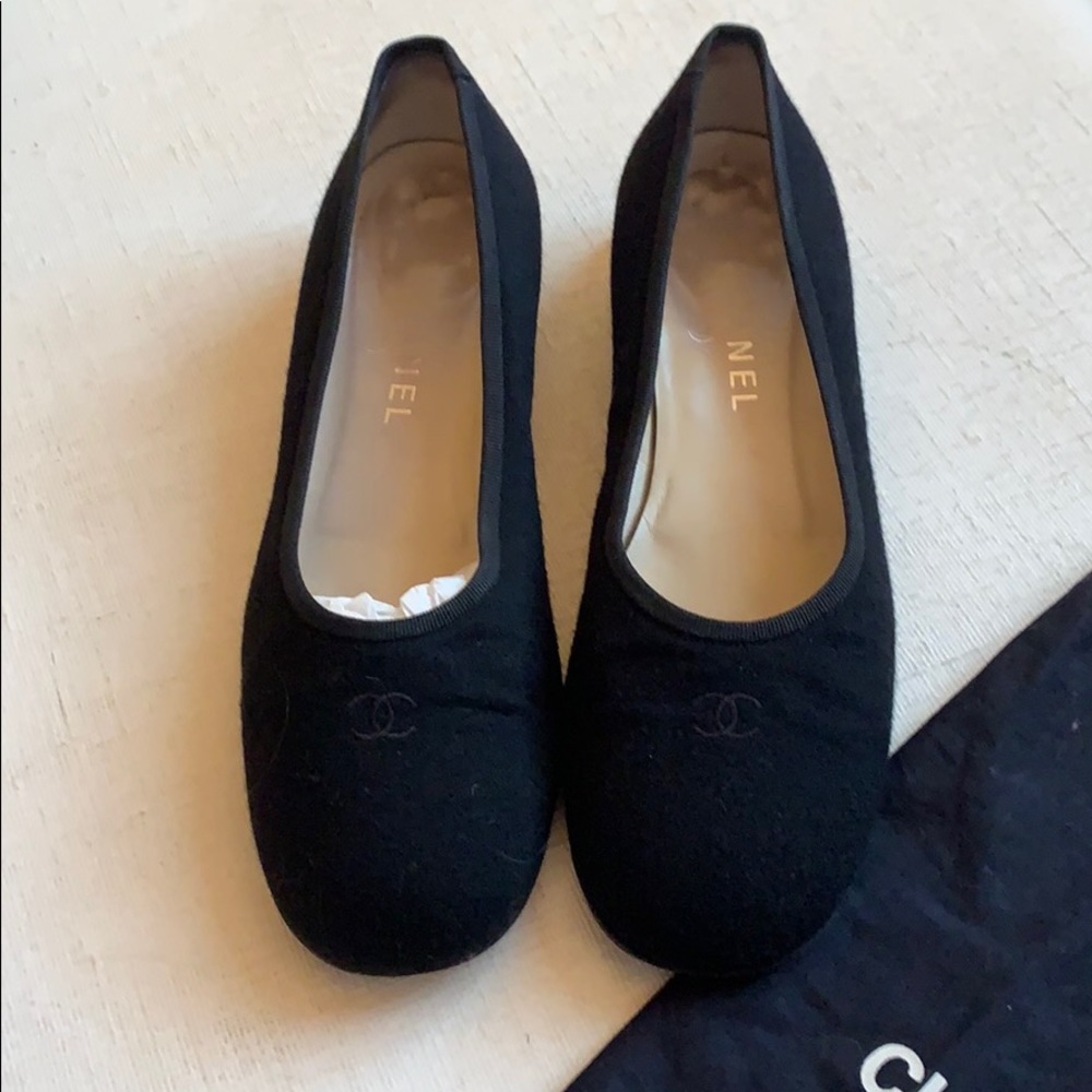 Chanel black flat Ballet shoe
